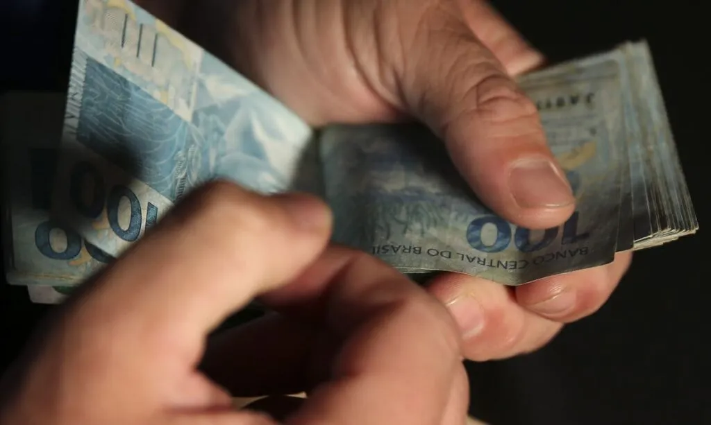 Caixa inicia novo pagamento de R$ 708: saiba quem tem direito e como sacar