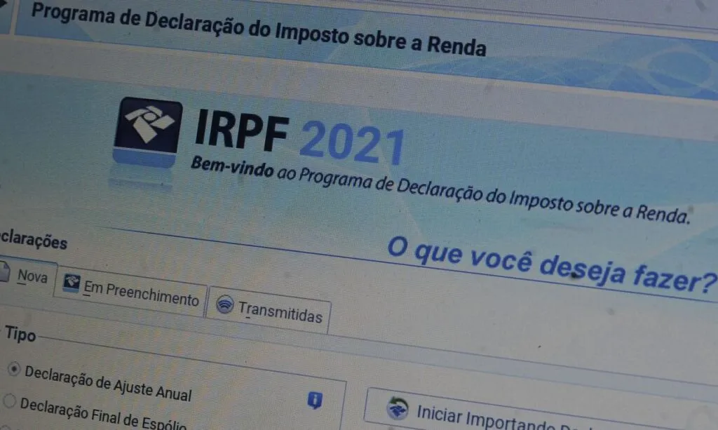 Receita recebe 438 mil declarações do IR no primeiro dia de entrega