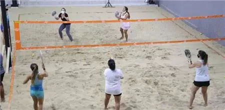 Beach tennis: saiba mais sobre a modalidade que está em ascensão em Fortaleza