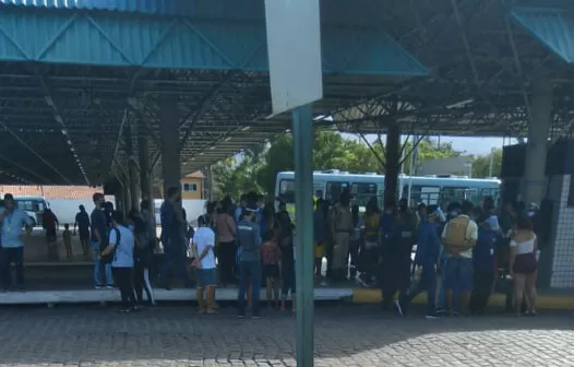 Briga no terminal do Siqueira acaba com um ferido e um preso