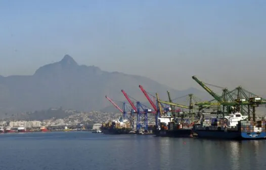 Balança comercial registra maior superávit da série histórica em 2021