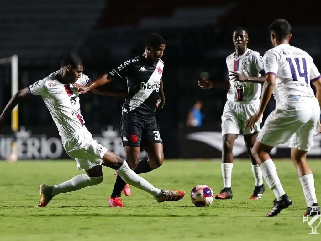 Saiba onde assistir Vasco e Resende pelo Campeonato Carioca