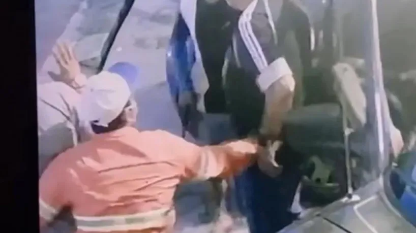 Vídeo: suspeito com uniforme de gari realiza assalto