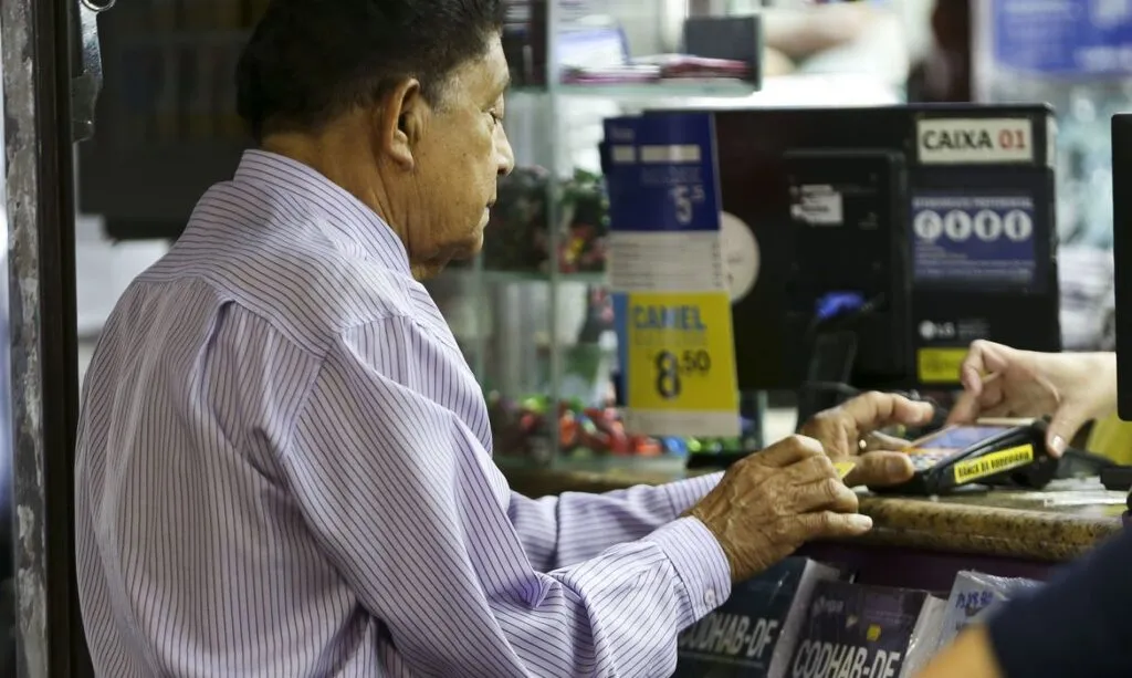 Volume do crédito consignado bate recorde e supera R$ 440 bi