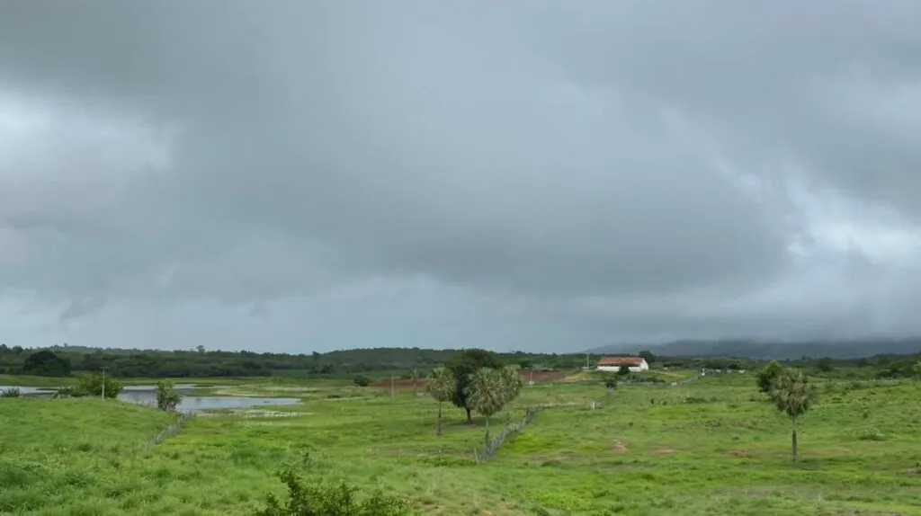 Chove em 51 cidades no Ceará entre sábado (20) e domingo (21)