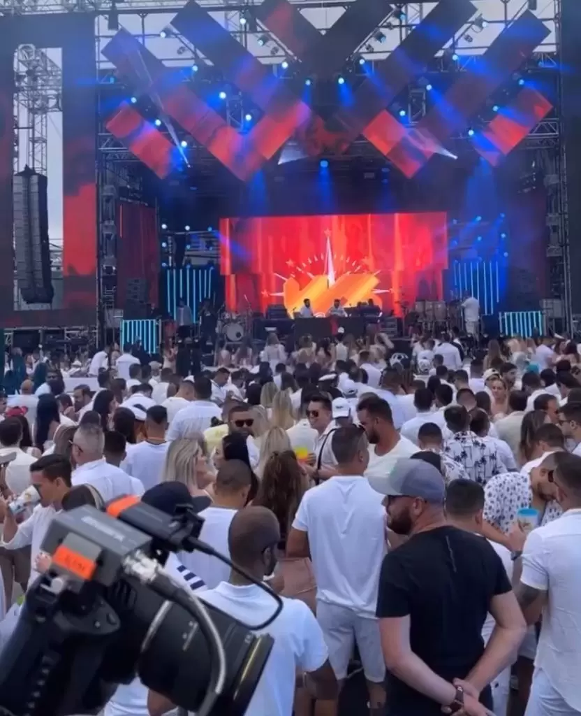 Músicas de Dj Ivis animam público a bordo do cruzeiro de Wesley Safadão