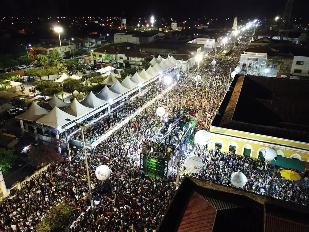 Presidente sanciona PL que valoriza carnaval de Aracati (CE)