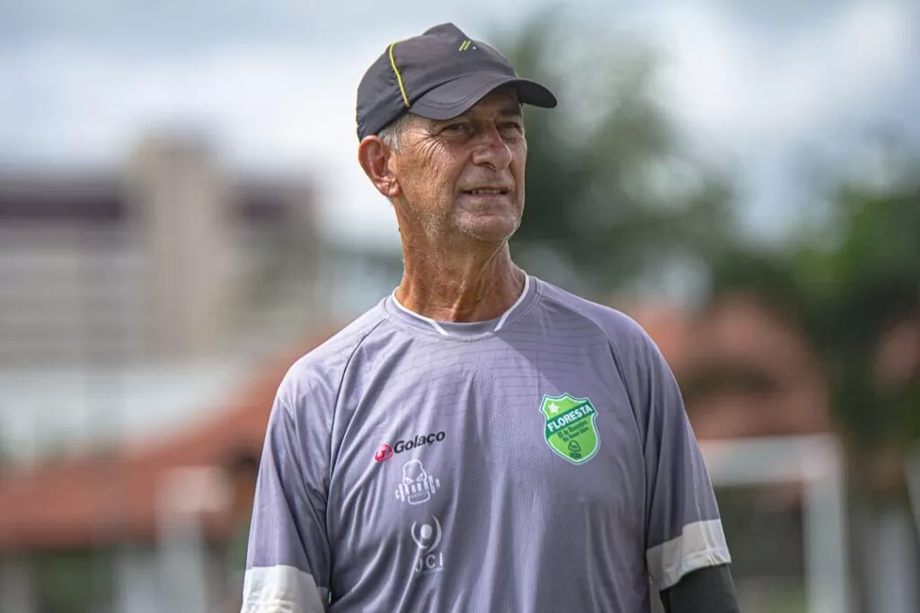 Após nova derrota na Série C, Floresta anuncia saída do técnico Ricardo Drubscky