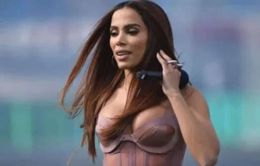Anitta desabafa sobre desânimo na vida: “falta meio ano para chegar meus 30”