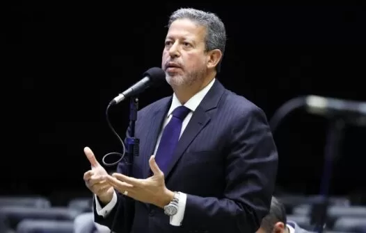 Hugo Motta anuncia Arthur Lira como relator do projeto que amplia isenção do IR