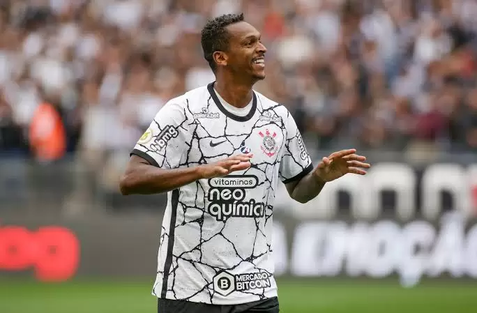 Ceará anuncia a contratação do atacante Jô, que estava no Corinthians