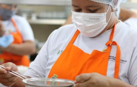 Escola de Gastronomia Social oferta 130 vagas em cursos presenciais e online gratuitos