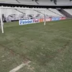Com ‘folga’ na agenda de jogos, Arena Castelão recebe replantio em área do gol e manutenção na subestação de energia