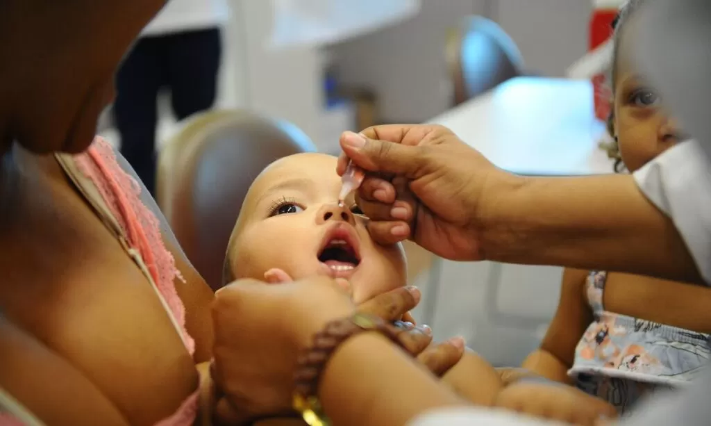 Fortaleza chega a 50,4% das crianças vacinadas contra a pólio na última semana de campanha