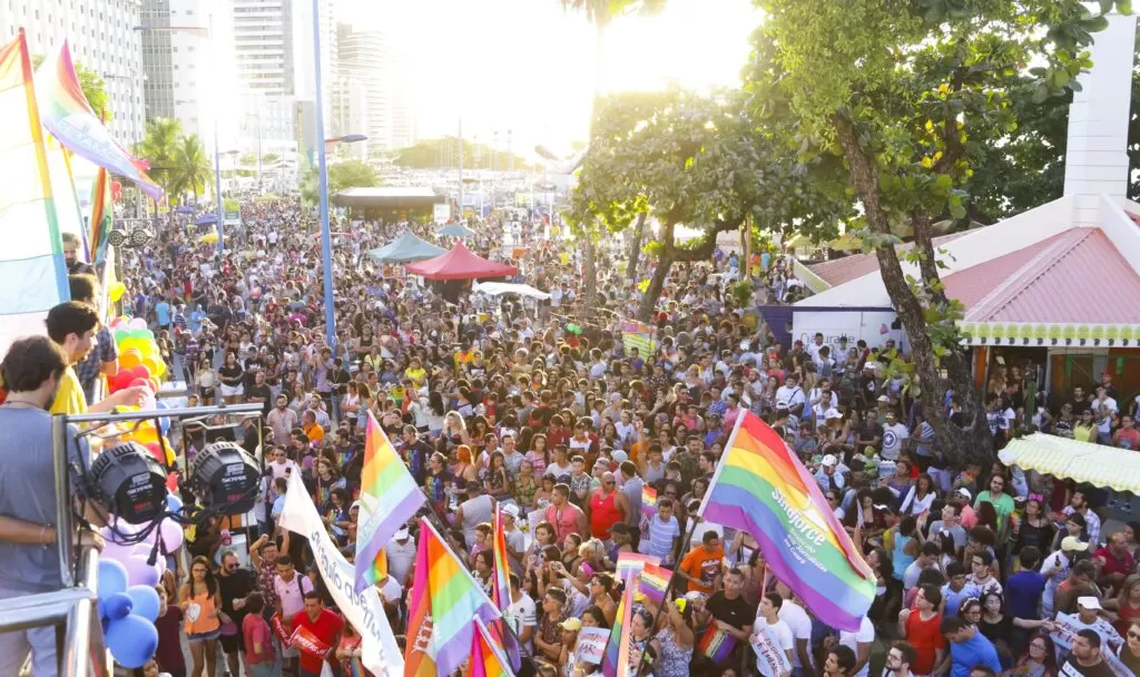 Parada pela Diversidade Sexual do Ceará 2022 acontece no domingo (7)