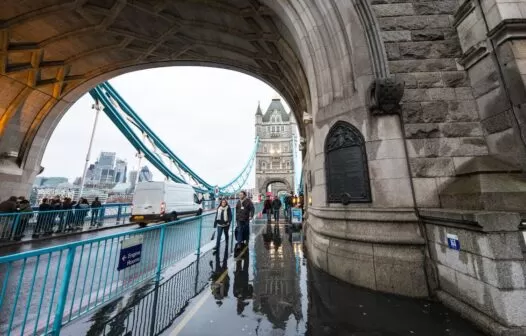 Empresas paradas, procedimentos suspensos e “luto coletivo”, descreve brasileira em Londres