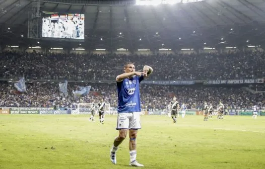 Cruzeiro derrota o Vasco e retorna à Série A do Brasileiro