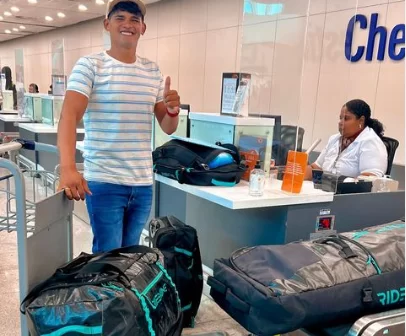 Carlos Mario Bebê embarca para etapa do Mundial de Kitesurf, na Arábia Saudita