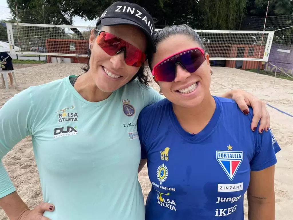 Vôlei de praia: cearense Rebecca forma dupla com Ágatha de olho na Olimpíada de Paris