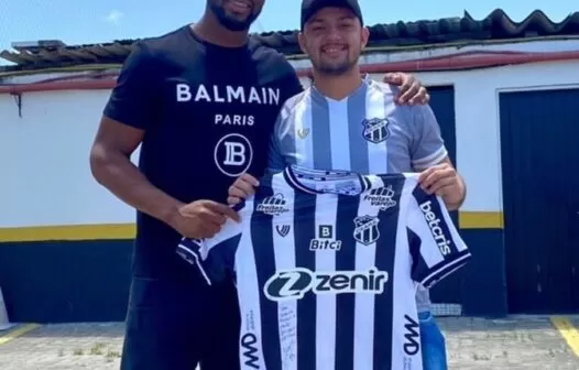 Luiz Otávio reencontra torcedor que o abraçou após a confusão contra o Cuiabá
