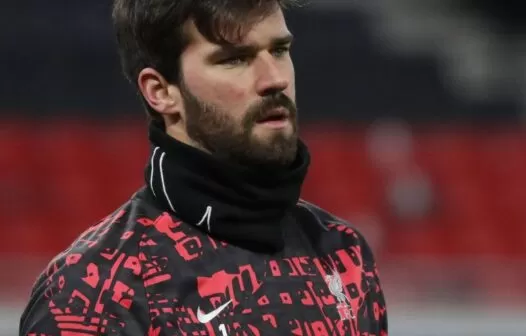 Alisson contraria previsão de técnico e deve reforçar o Liverpool: ‘Está disponível’