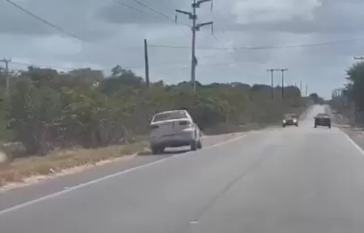 Equipe da TV Cidade evita acidente envolvendo taxista em rodovia do Ceará