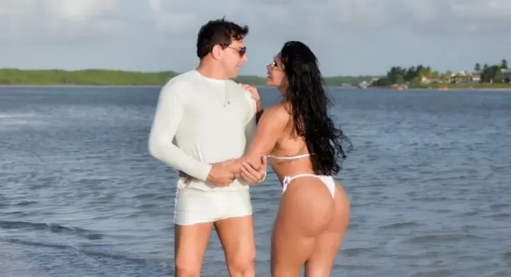 Gretchen ultrapassa limites e choca internet com corpo impecável