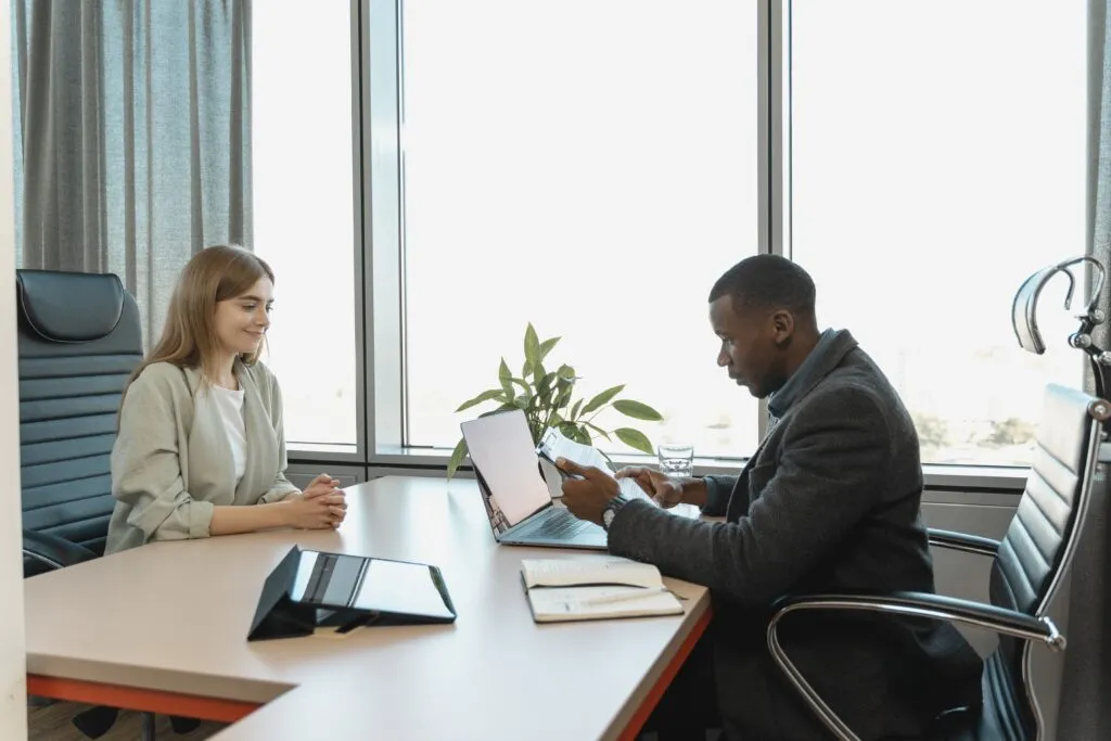 5 exemplos do que dizer sobre seus pontos fracos em uma entrevista de emprego