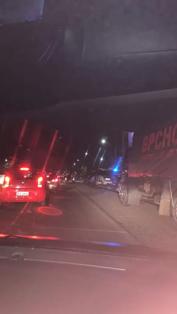 Bolsonaristas voltam a obstruir BR-116, em Fortaleza