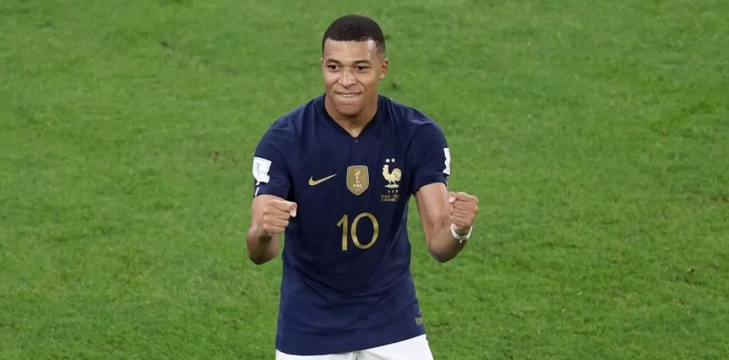 Mbappé se torna o jogador com mais gols em Copas antes dos 24 anos