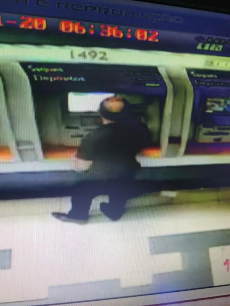 Homem pratica golpe com dinheiro falso nas saídas de agências bancárias