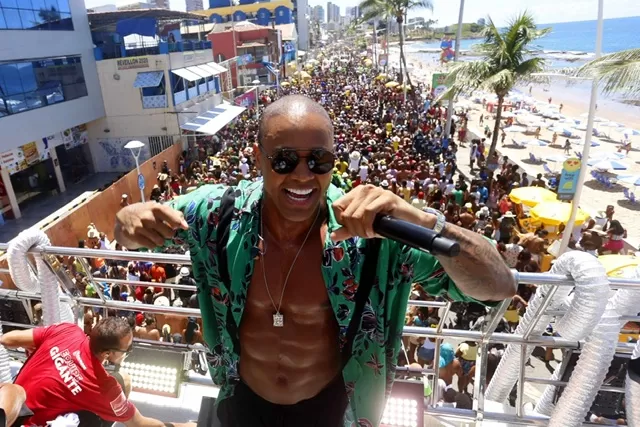 Assista ao show de Leo Santana no Carnaval de Salvador