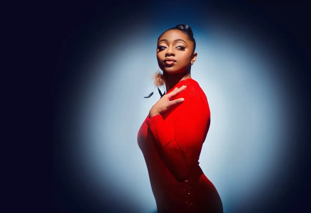 Conheça Samara Joy, cantora de jazz que desbancou Anitta no Grammy