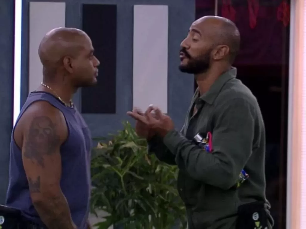 BBB: Cezar Black e Ricardo “Alface” tretam feio em jogo da discórdia: “grosseiro”