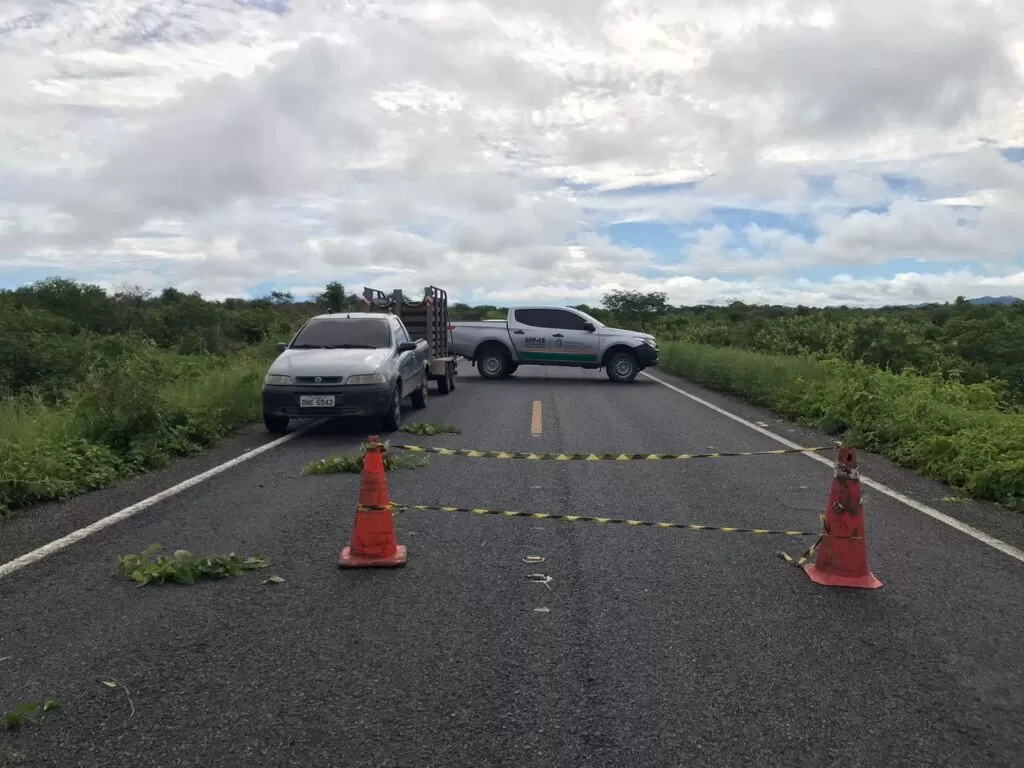 Sete rodovias do Ceará estão com bloqueios totais ou parciais