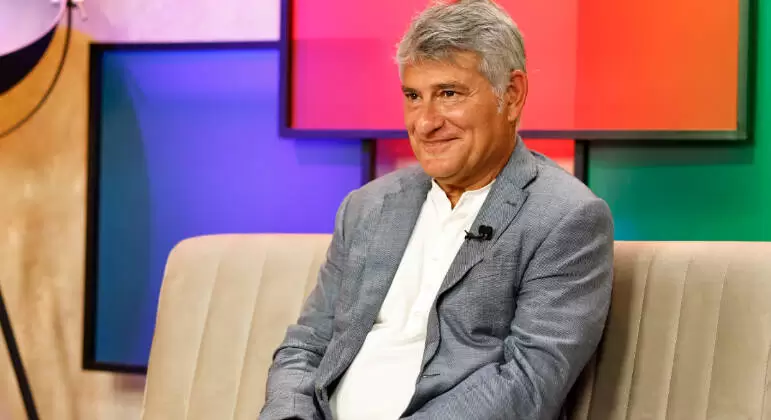 Cléber Machado fecha com a Record TV e vai narrar as finais do Paulistão