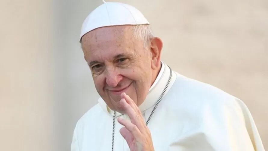 Em entrevista, Papa sorri ao falar de Brasil e canta ‘Você pensa que cachaça é água’