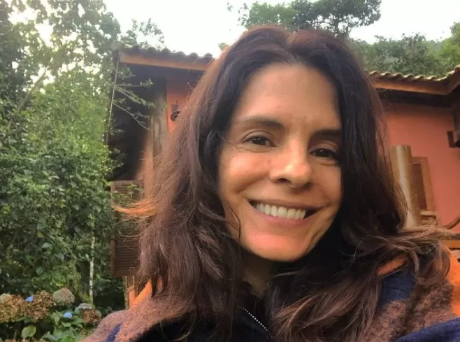 Atriz se solidariza com diretor após saída da TV Globo