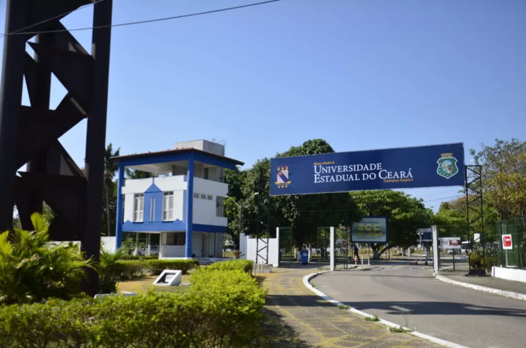 Uece oferece mais de mil vagas de graduação a distância para 13 municípios