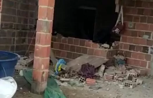 Raio atinge casa e deixa três pessoas feridas no interior do Ceará