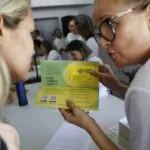 Cartão Alimentação de R$ 300: milhares de brasileiros têm direito ao benefício; veja se você é um deles