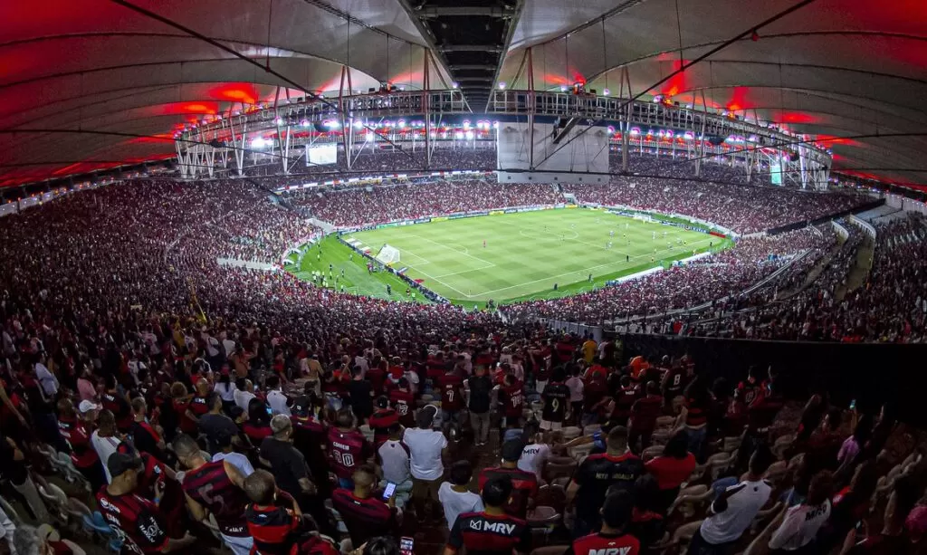 Flamengo e Grêmio fazem clássico de olho no G4 do Brasileirão
