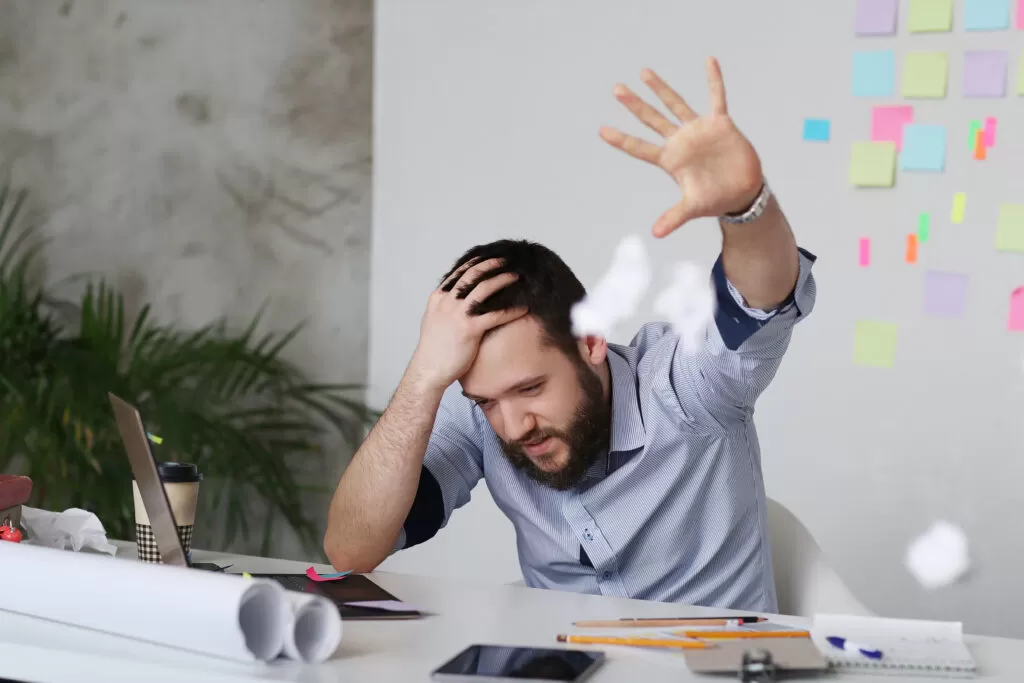 Como lidar com as emoções no ambiente de trabalho?