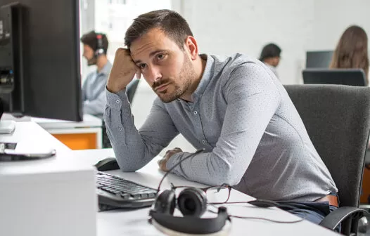 “Grumpy staying” ou “loud quitting”: o que fazer com os profissionais insatisfeitos na empresa?