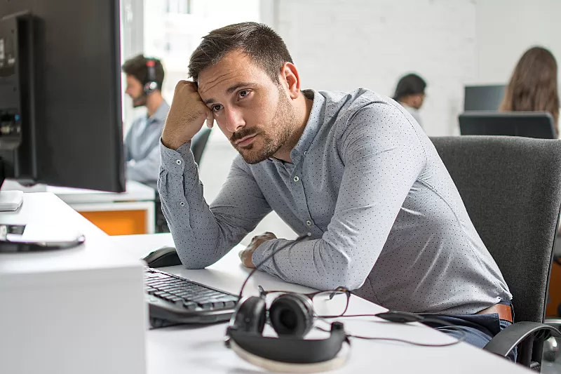 “Grumpy staying” ou “loud quitting”: o que fazer com os profissionais insatisfeitos na empresa?