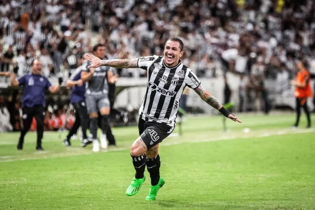 Ceará receberá cota milionária pela venda do meia Vina a clube árabe