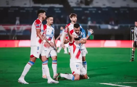 Penetra, Leão modifica a escalação e dita o ritmo do baile em Assunción