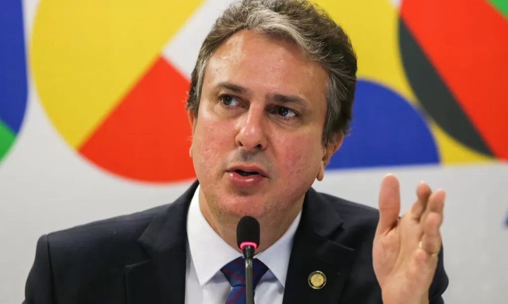Camilo Santana anuncia inscrições para concurso público do MEC com 220 vagas