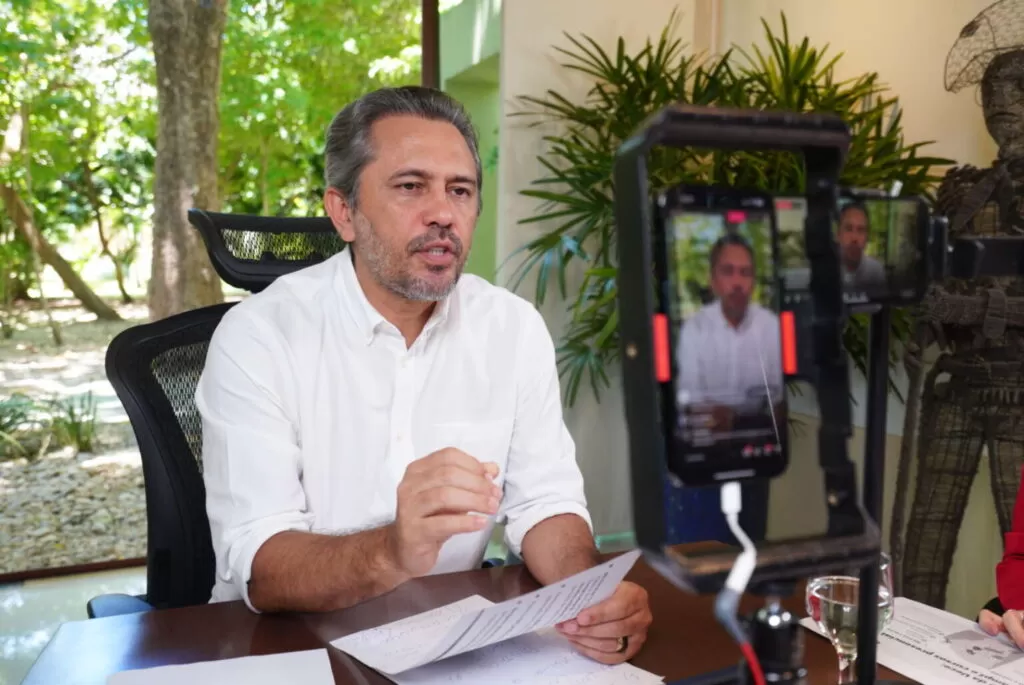 Elmano assina projeto de lei para criação do programa Renda do Sol