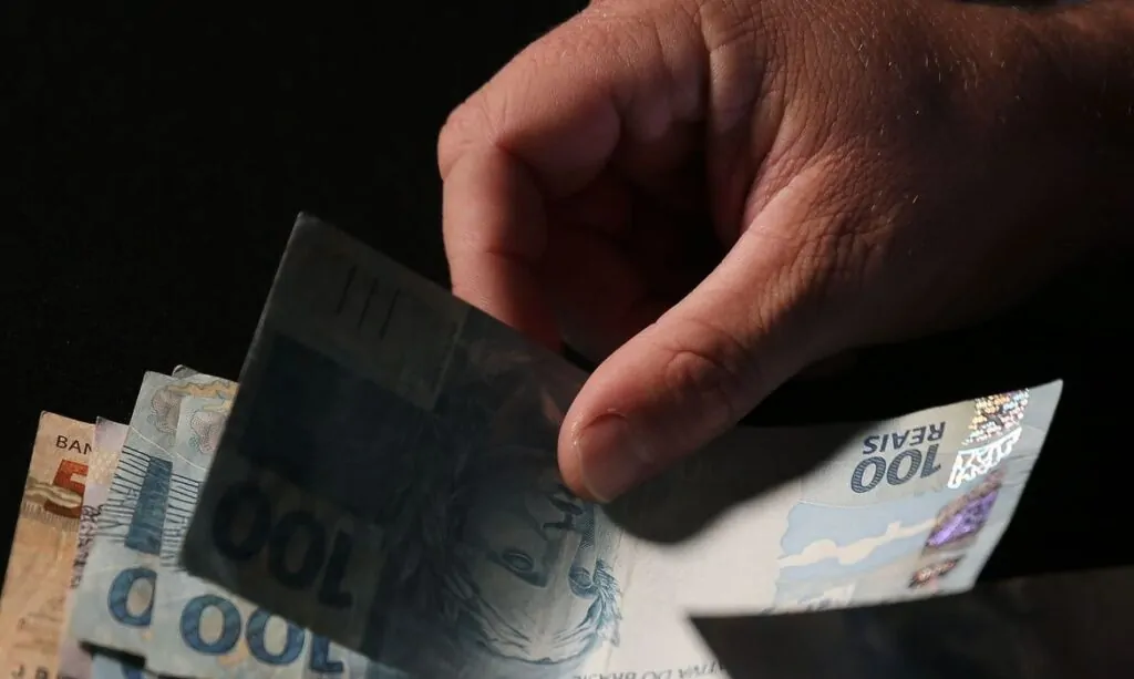 13º salário do Bolsa Família será pago em agosto; confira calendário e quem tem direito